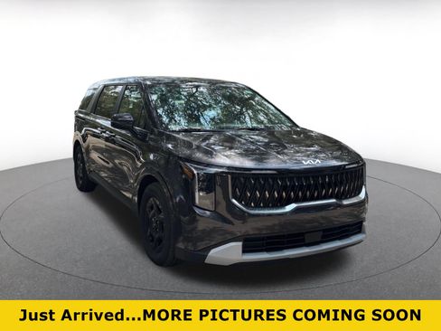 Used 2026 Kia Carnival FWD image 1