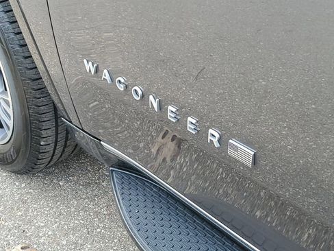 Used 2024 Jeep Wagoneer 4WD w/ Premium Group I image 6
