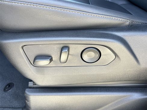 Used 2024 Chevrolet Suburban Z71 w/ Luxury Package image 20