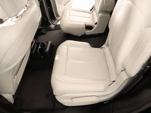 Used 2023 Jeep Grand Cherokee L Overland w/ Trailer Tow Group (B) image 13