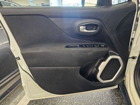 Used 2020 Jeep Renegade Sport image 25