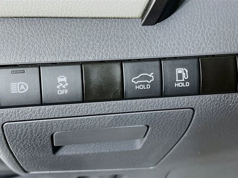 Used 2023 Toyota Camry SE FWD image 13