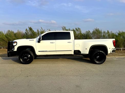 Used 2024 Chevrolet Silverado 3500 High Country w/ High Country Premium Package image 11