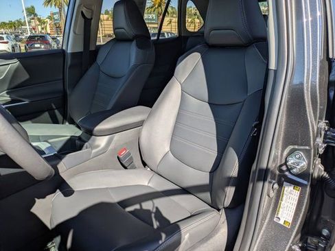 Used 2025 Toyota RAV4 XLE Premium image 11