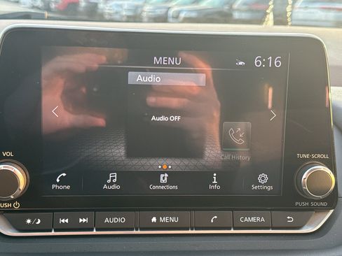 Used 2023 Nissan Rogue SV AWD/4WD image 17