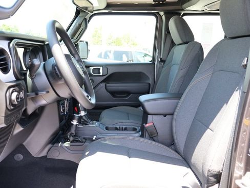 New 2026 Jeep Gladiator Sport AWD/4WD image 22
