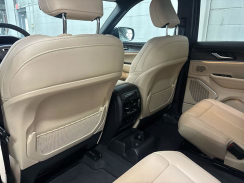 New 2026 Jeep Grand Cherokee L Limited w/ Luxury Tech Group II image 28