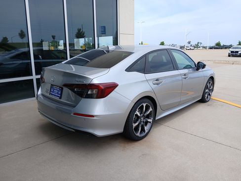 Used 2025 Honda Civic Sport Touring image 7