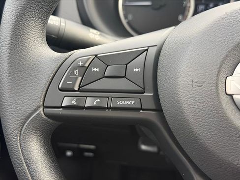 Certified 2025 Nissan Kicks Play S image 18