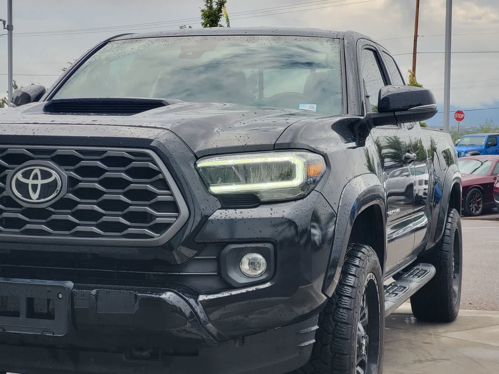 Used 2020 Toyota Tacoma TRD Sport w/ TRD Premium Sport Package AWD/4WD image 7