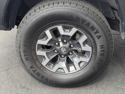 Used 2023 Toyota Tacoma TRD Off-Road w/ Technology Package image 14