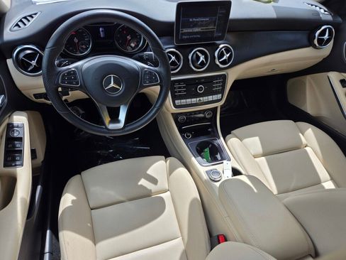 Used 2019 Mercedes-Benz GLA 250 4MATIC image 12