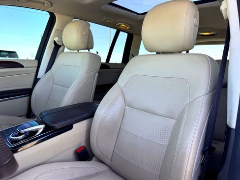 Used 2019 Mercedes-Benz GLS 550 4MATIC image 13