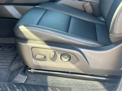Certified 2025 Chevrolet Colorado Trail Boss AWD/4WD image 23