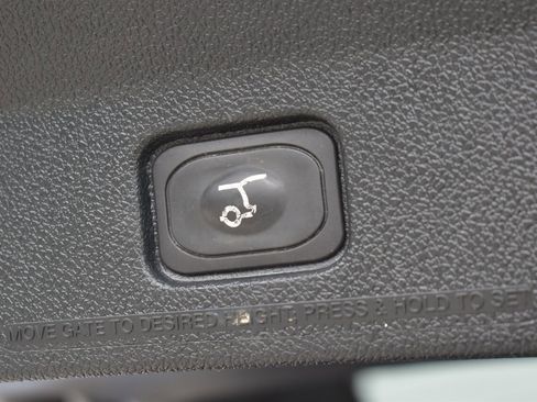 Used 2018 Ford Explorer Platinum AWD/4WD image 37