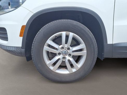 Used 2015 Volkswagen Tiguan S FWD image 8
