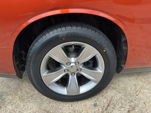 Used 2020 Dodge Challenger SXT RWD image 9