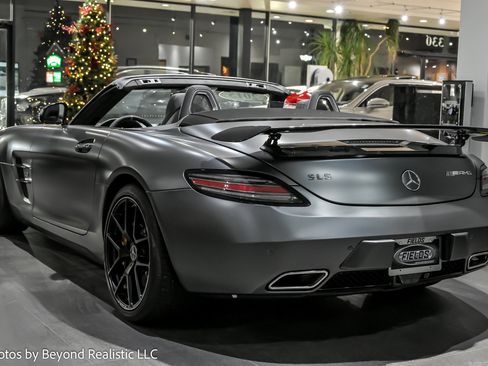 Used 2015 Mercedes-Benz SLS AMG GT Final Edition image 11