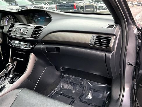 Used 2017 Honda Accord Sport Special Edition image 15