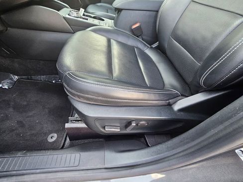 Used 2020 Ford Escape SEL image 18