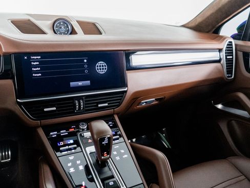 Used 2023 Porsche Cayenne Turbo image 34