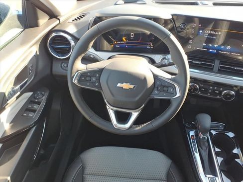 New 2026 Chevrolet Trax LT w/ Driver Confidence Package FWD image 24