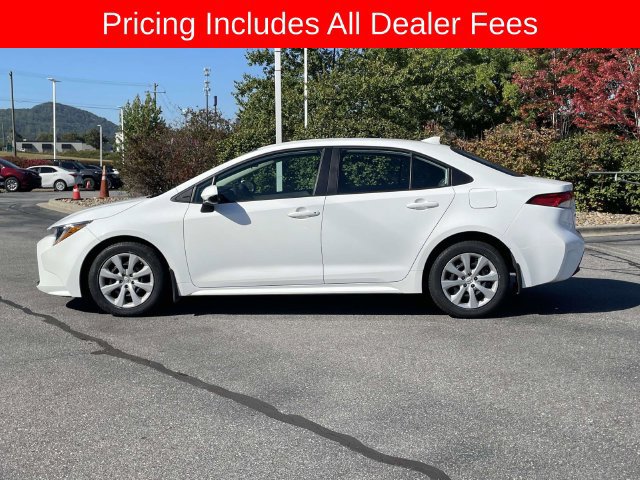 Used 2024 Toyota Corolla LE FWD image 2