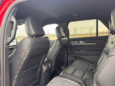 Used 2025 Ford Explorer ST-Line w/ ST-Line Street Pack image 30