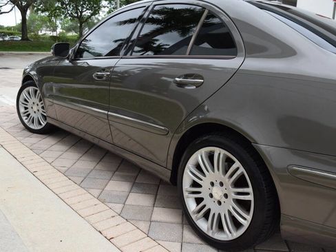 Used 2008 Mercedes-Benz E 350 4MATIC Sedan image 25