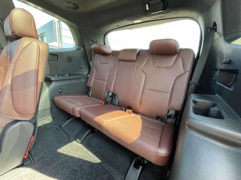 Certified 2023 Kia Telluride SX Prestige AWD/4WD image 11