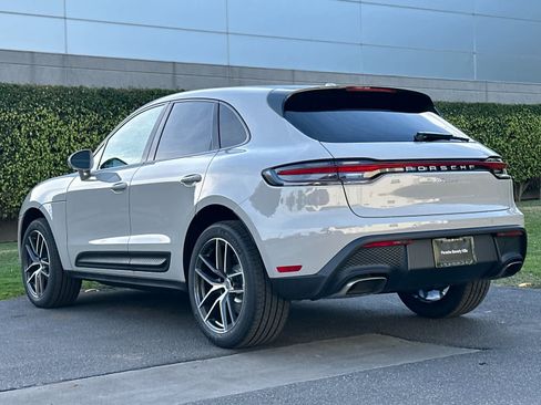 New 2026 Porsche Macan image 3