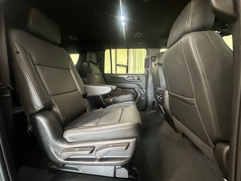 Used 2025 GMC Yukon XL Denali AWD/4WD image 23