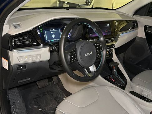 Used 2022 Kia Niro Touring Special Edition FWD image 19