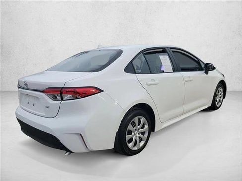 Used 2025 Toyota Corolla LE FWD image 5