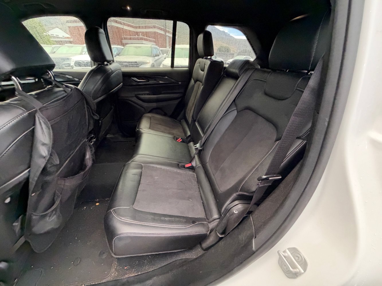Used 2023 Jeep Grand Cherokee Altitude AWD/4WD image 18