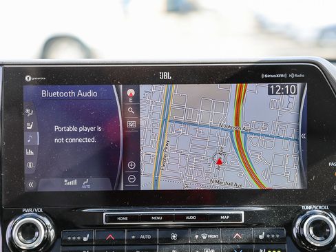 Used 2022 Toyota Highlander Limited image 4