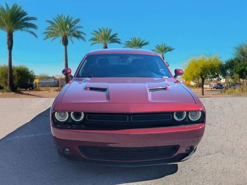 Used 2020 Dodge Challenger SXT w/ Plus Package image 8