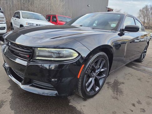 Used 2021 Dodge Charger SXT w/ Blacktop Package image 3