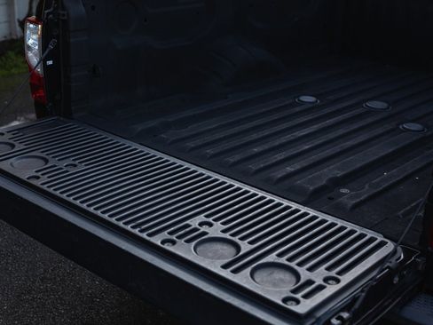 Used 2018 Nissan Titan PRO-4X image 10