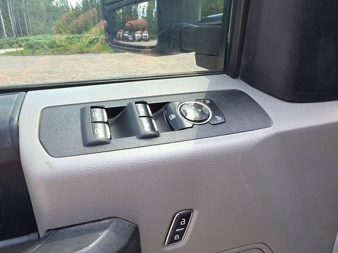 Used 2019 Ford F250 XL w/ Power Equipment Group AWD/4WD image 26