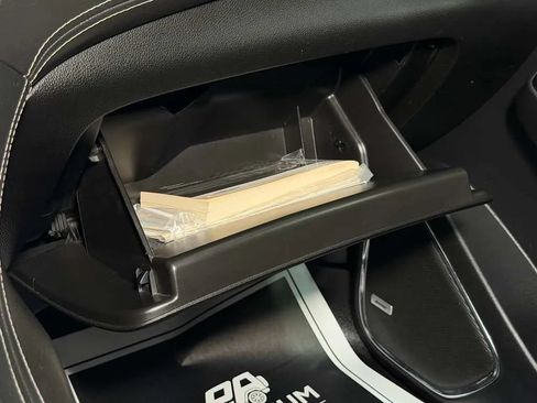 Used 2016 Chevrolet Suburban LTZ RWD image 11