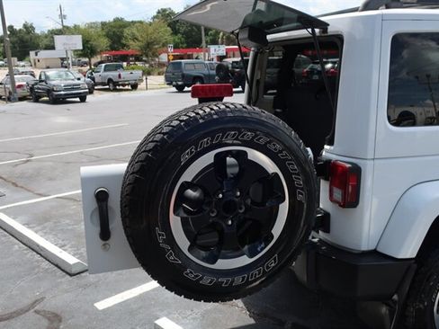 Used 2014 Jeep Wrangler Sahara AWD/4WD image 36