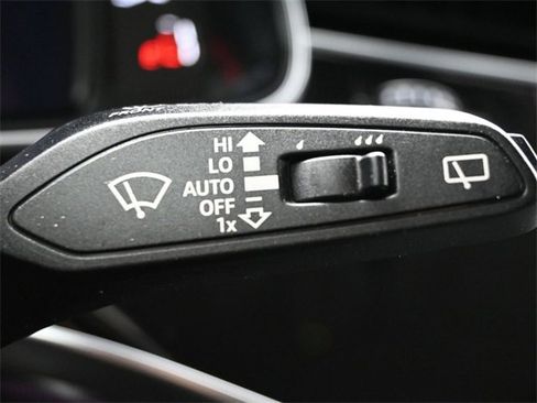 Used 2019 Audi Q8 Prestige image 27