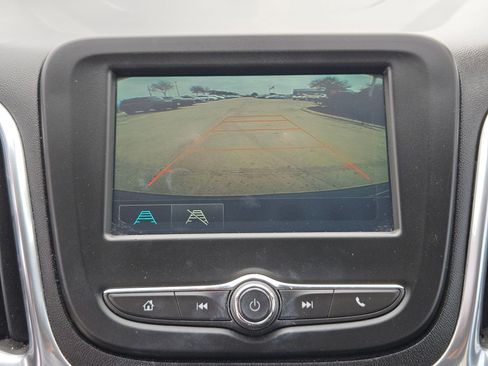 Used 2018 Chevrolet Equinox LT image 17