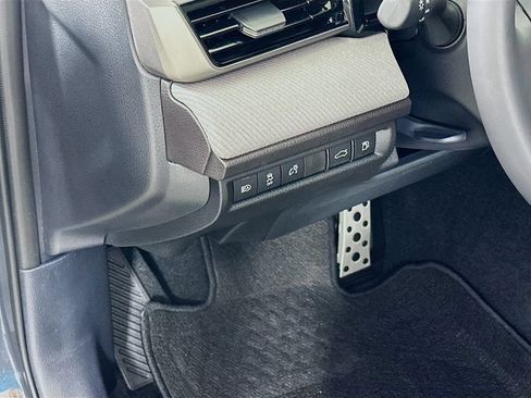 Used 2026 Toyota Camry SE w/ Convenience Package FWD image 10