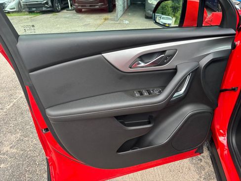 Used 2025 Chevrolet Blazer LT FWD image 18