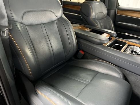 Used 2022 Jeep Grand Wagoneer Series II w/ Premium Group II AWD/4WD image 29