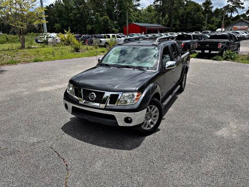 Used 2011 Nissan Frontier SL RWD image 27