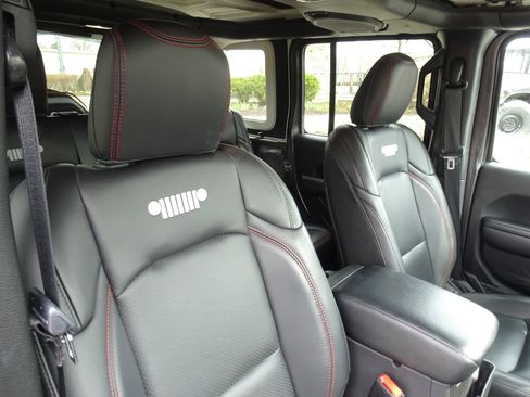 Used 2021 Jeep Wrangler Unlimited Rubicon image 29