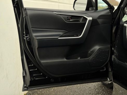 Certified 2025 Toyota RAV4 LE image 10